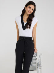 Contrast V-Neck Crepe Knit Top