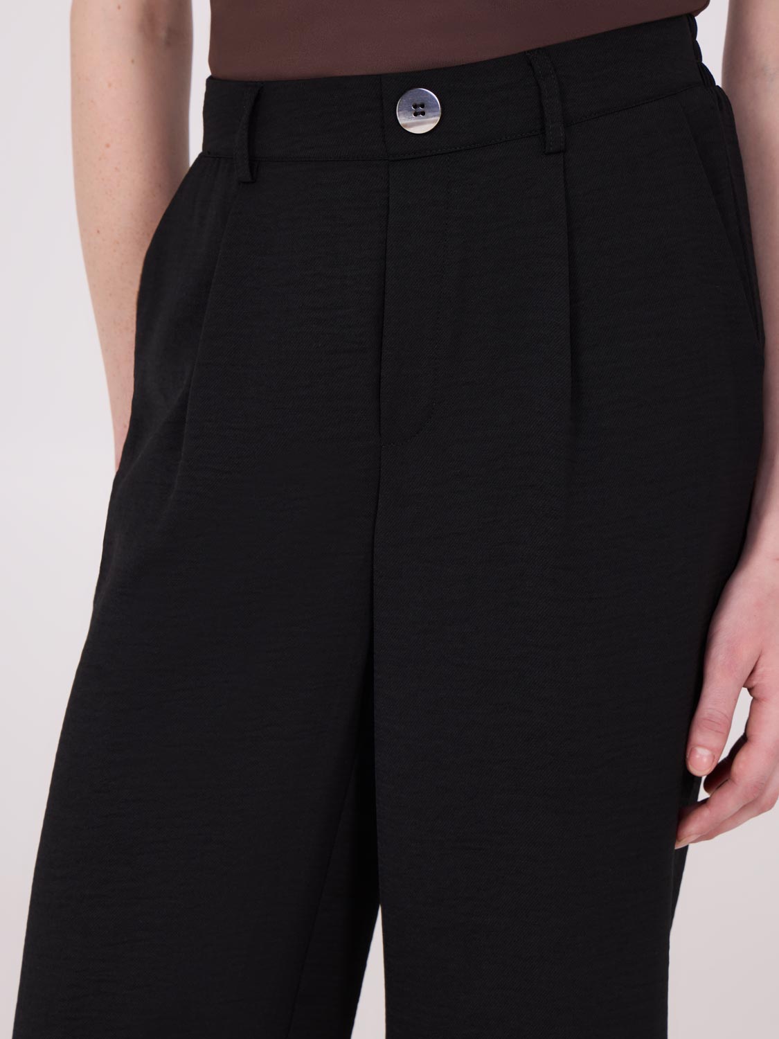 Mid-Rise Wide-Leg Pants