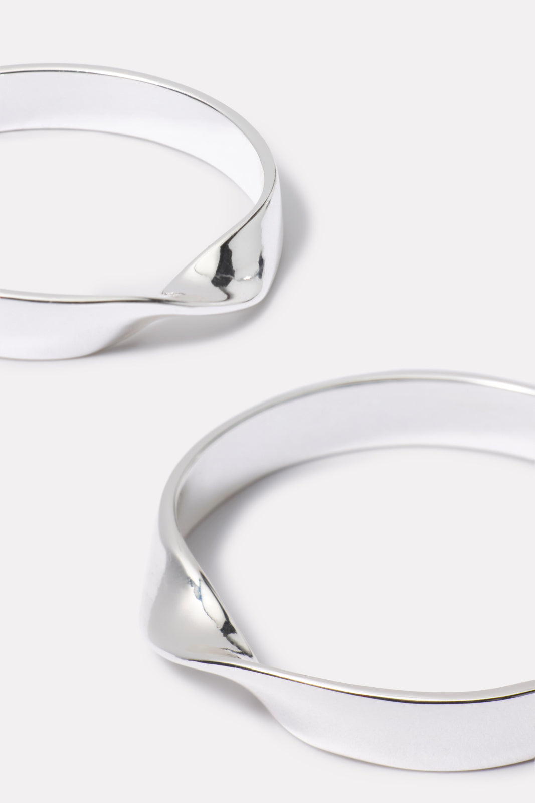 Kay Twisted Statement Hoop