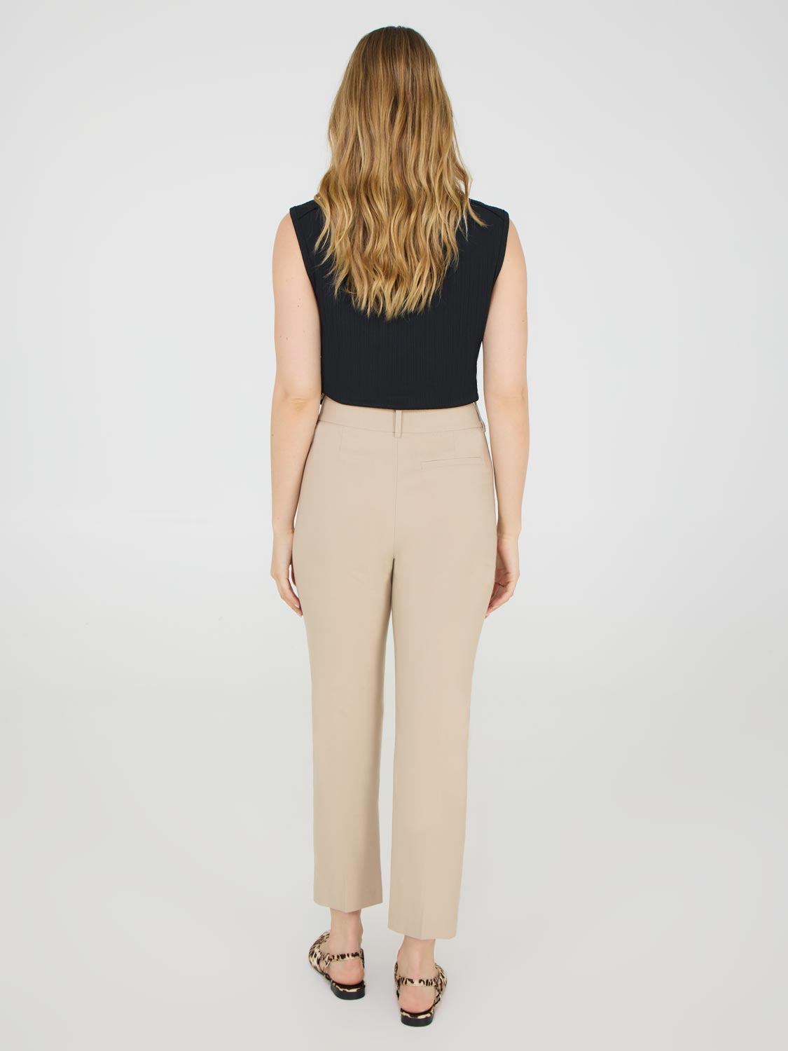 Mid-Rise Capri Pants