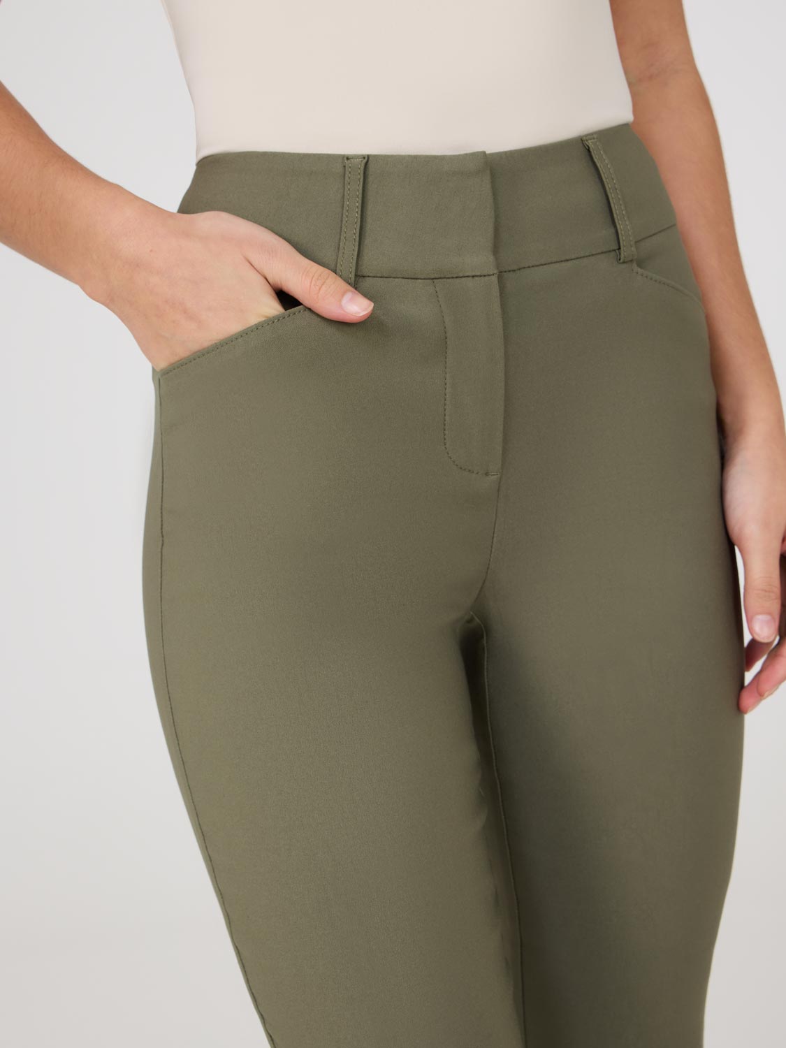 Mid-Rise Capri Pants
