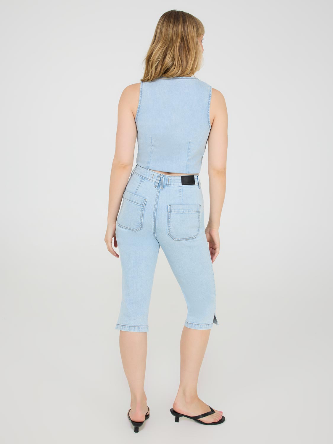 Front Pintuck Denim Capri Pants