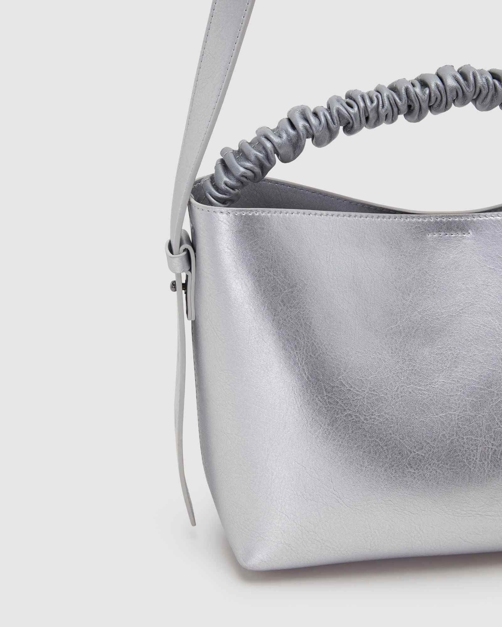 Vida Mini Hobo